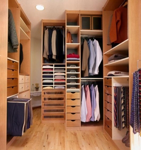 closet without clutter
